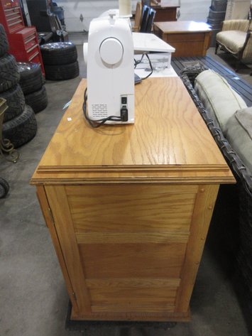 Image for Wooden sewing cabinet with Brother sewing machine
