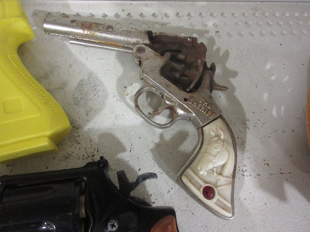 Image for (3) Toy pistols