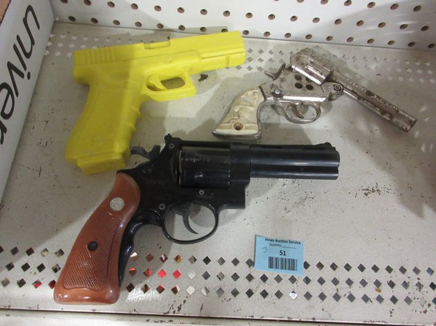 Image for (3) Toy pistols