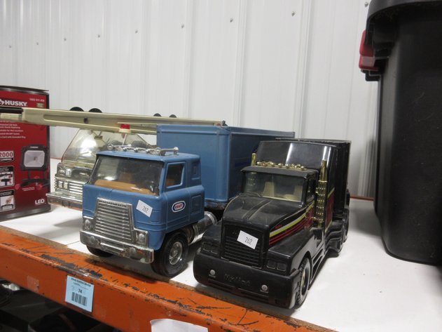 Image for (3) Toy die-cast trucks