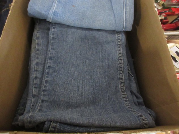 Image for (7) Pair of women's jean pants