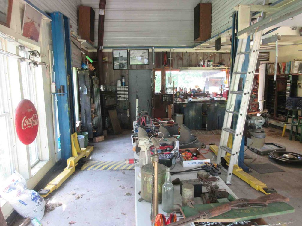 Image for Moll Estate Antiques, Primitives, Railroad Collectibles & Auto Lift