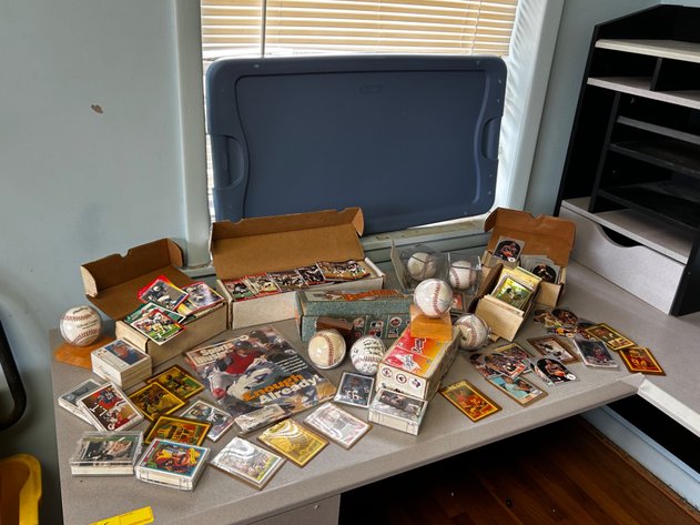 Image for Fenton-Uranium-Furniture-Home Goods Estate Auction