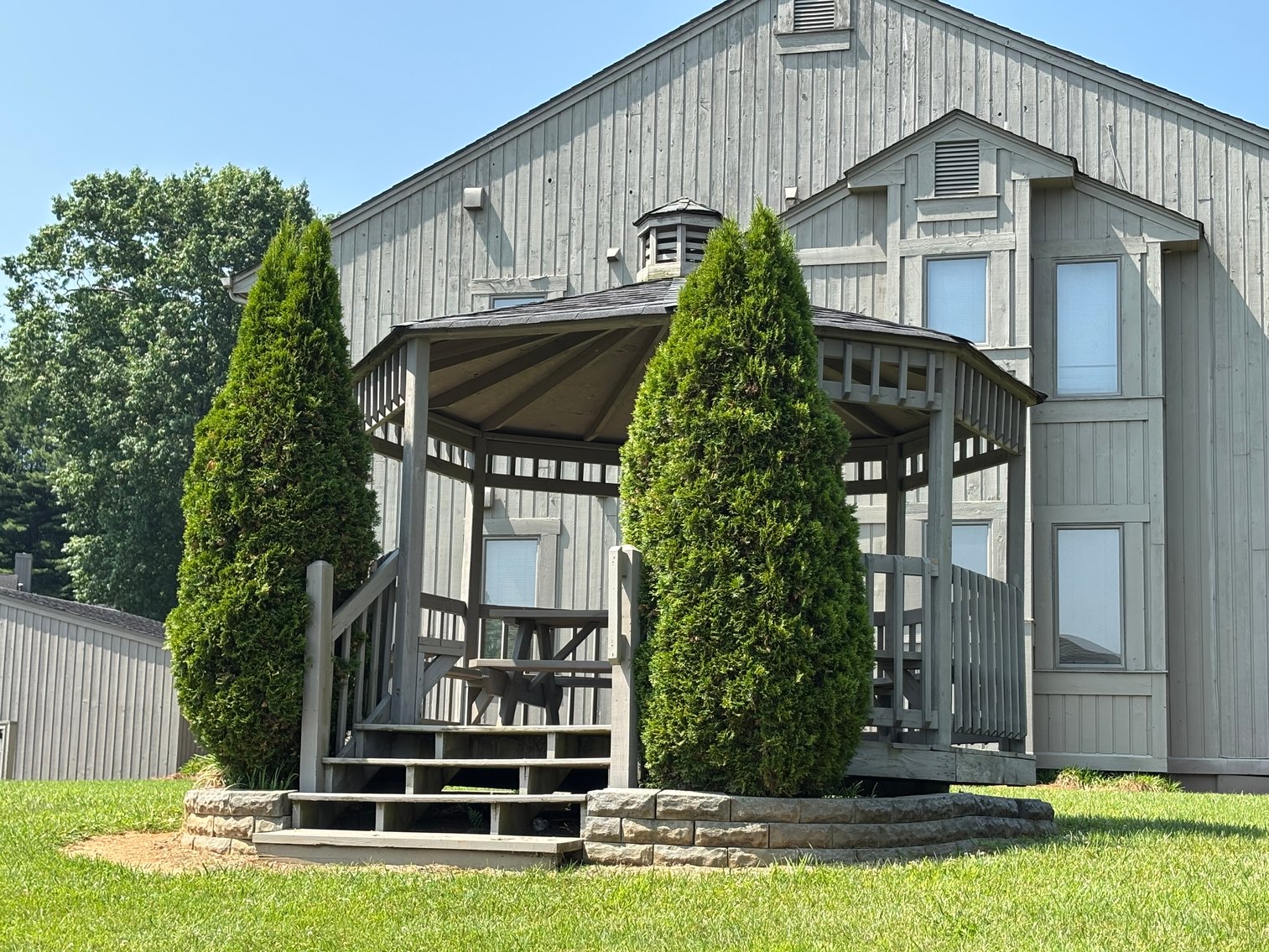 Image for 11 UNITS QUAIL RUN BRISTOL VA. 24201