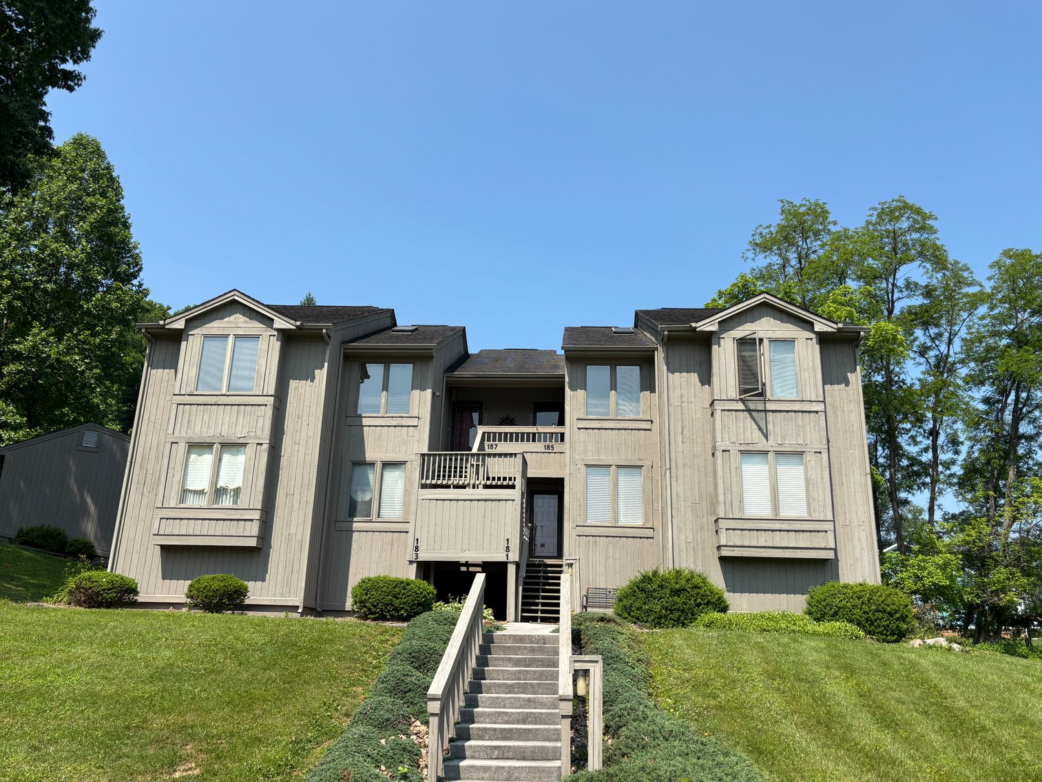 Image for 11 UNITS QUAIL RUN BRISTOL VA. 24201