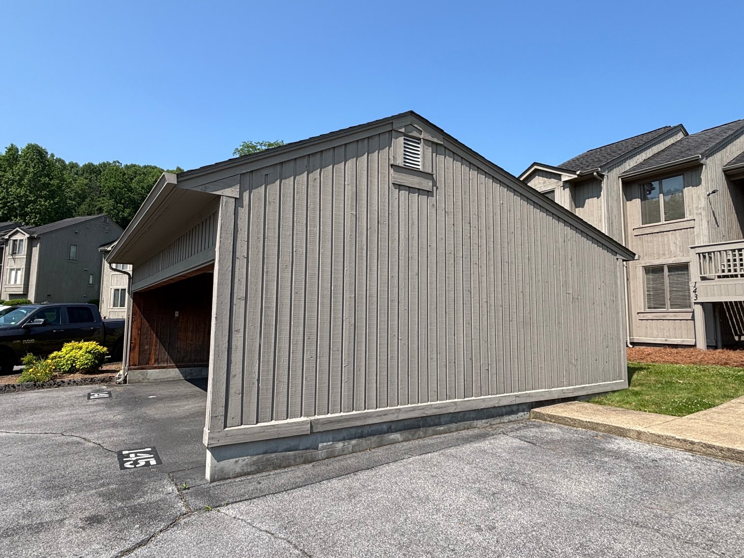 Image for 11 UNITS QUAIL RUN BRISTOL VA. 24201