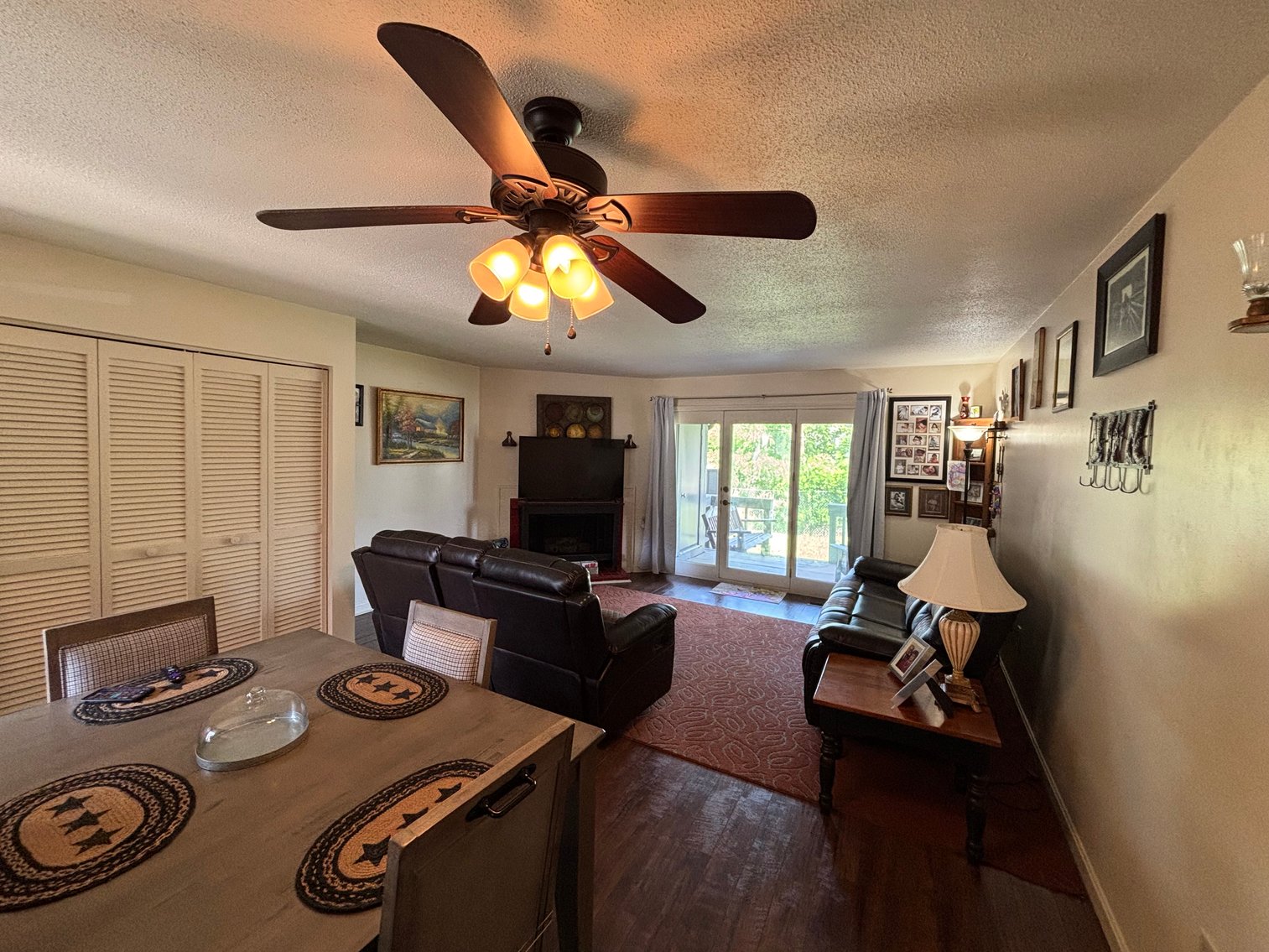 Image for 11 UNITS QUAIL RUN BRISTOL VA. 24201