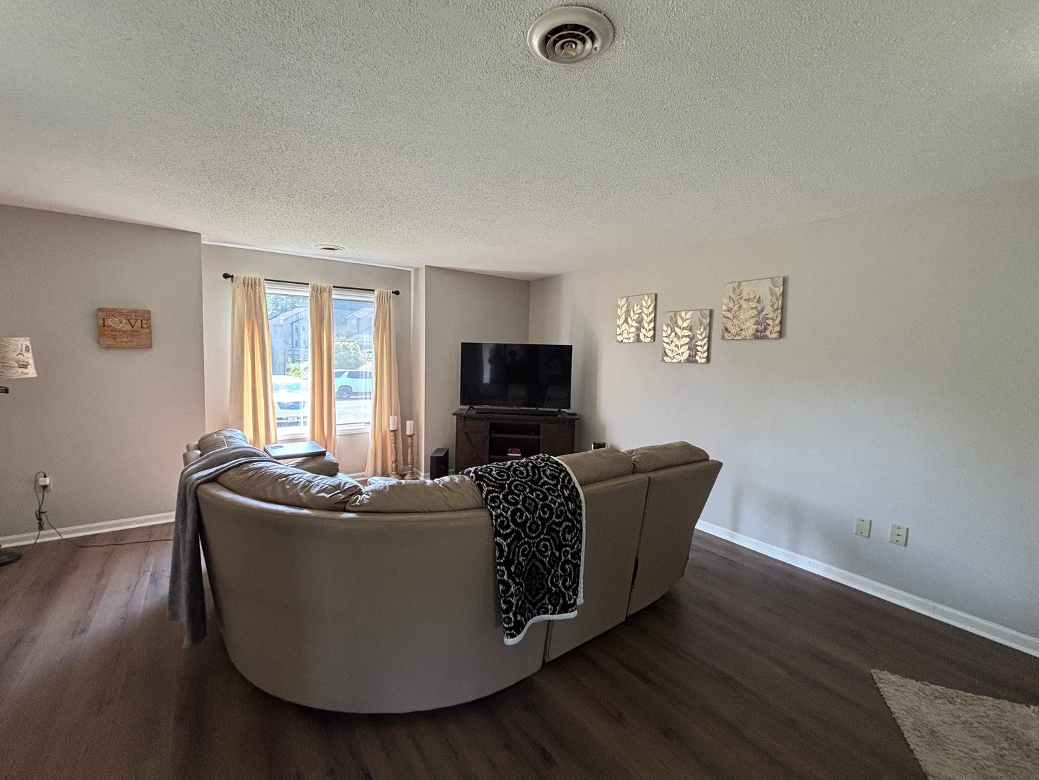 Image for 11 UNITS QUAIL RUN BRISTOL VA. 24201