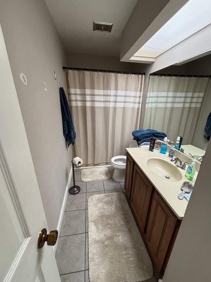 Image for 11 UNITS QUAIL RUN BRISTOL VA. 24201