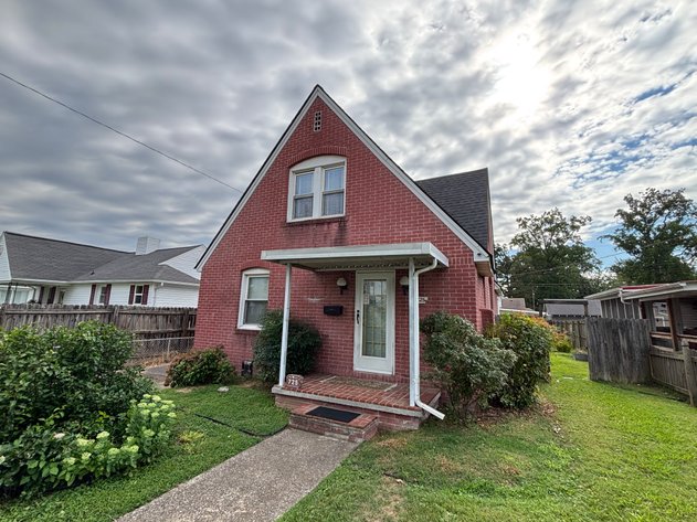 725 ROSS STREET  KINGSPORT, TN 37664