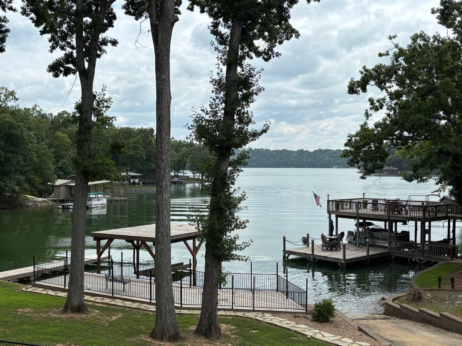 Image for 110 & 112 LAKE HAVEN DRIVE  JOHNSON CITY, TN 37615