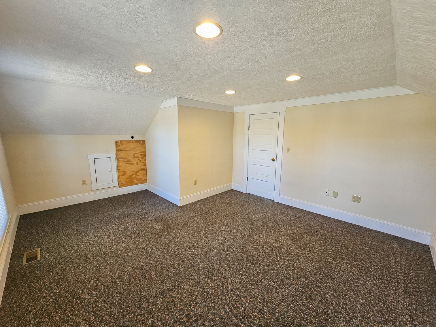 Image for 906 W Main St - 2nd Floor - Abingdon VA
