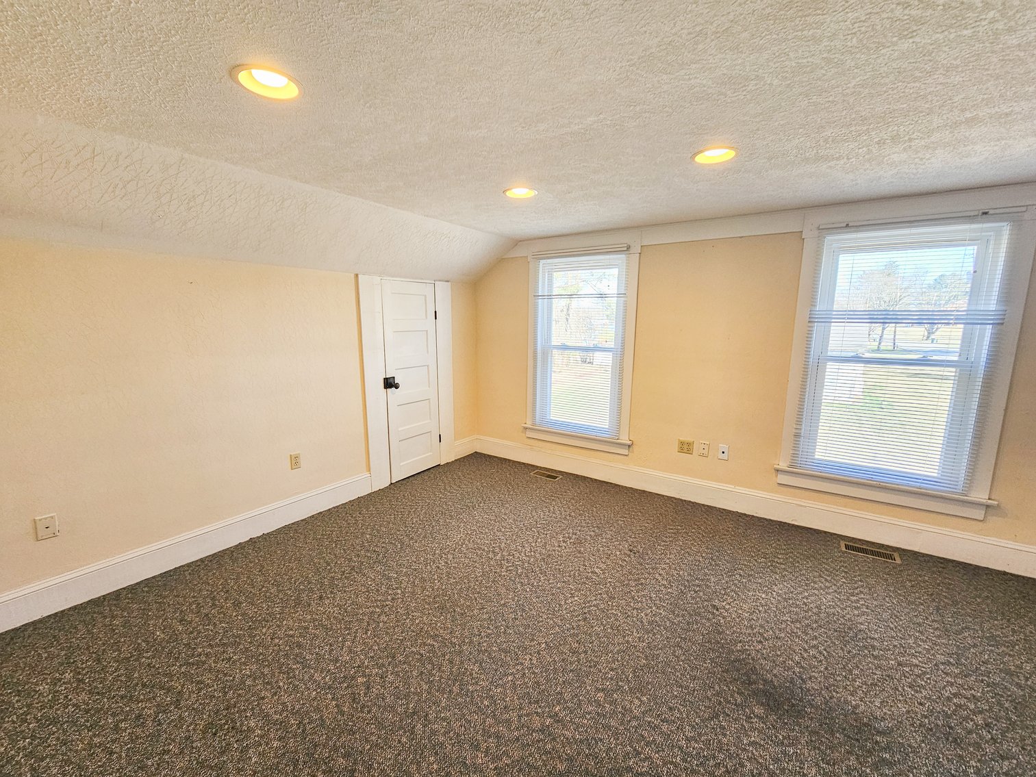 Image for 906 W Main St - 2nd Floor - Abingdon VA