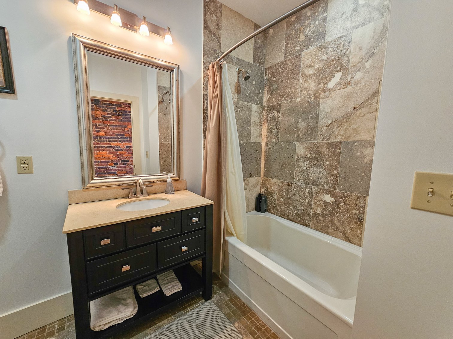 Image for 529 State St., Bristol VA - Loft