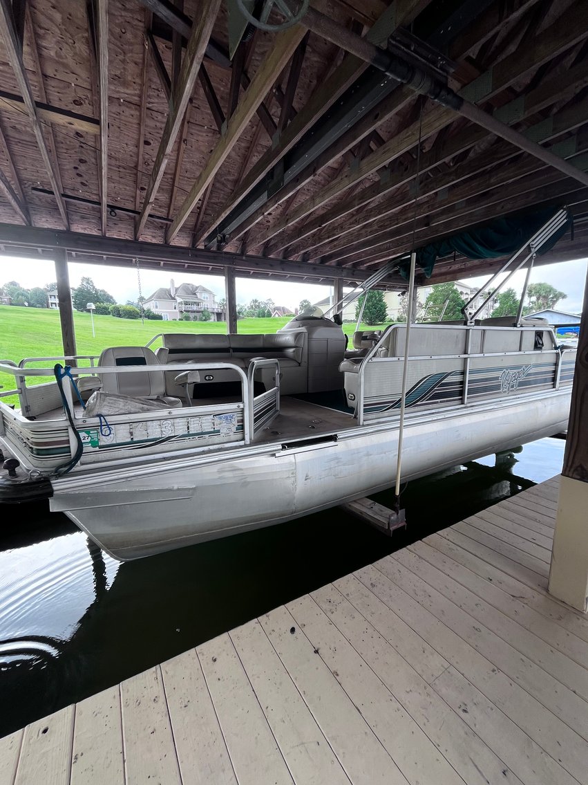 Image for 21 Foot Pontoon Boat