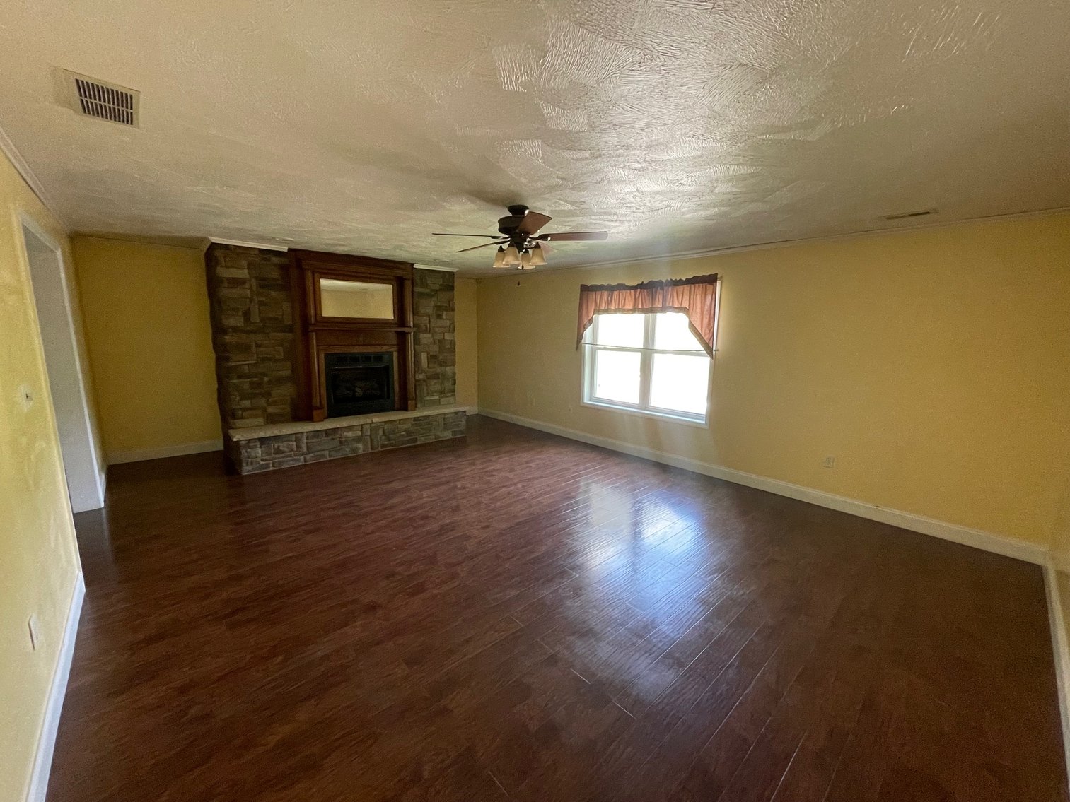 Image for SOLD $313,500 - Spacious 4 Bedroom on 0.74 Acres