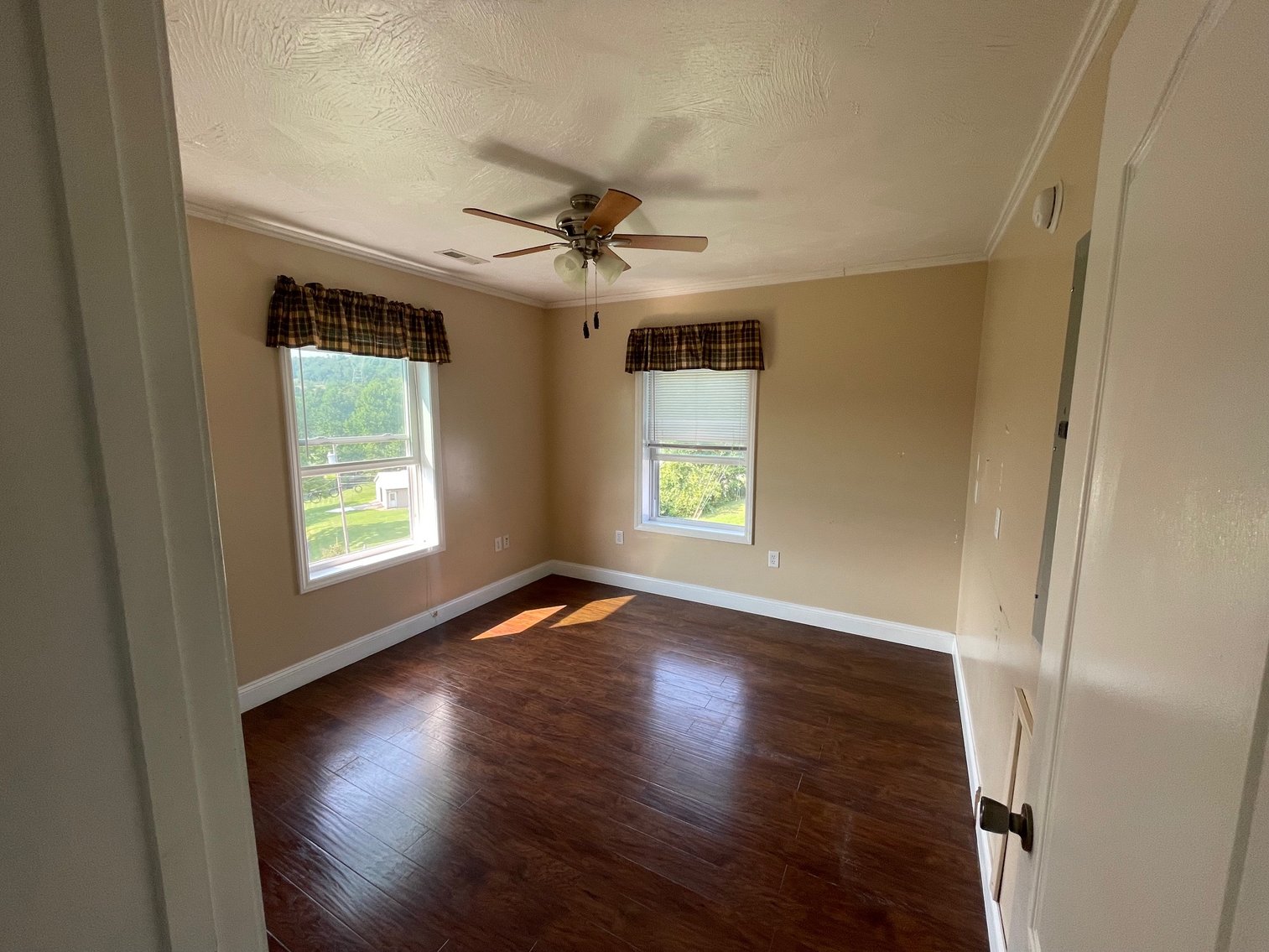 Image for SOLD $313,500 - Spacious 4 Bedroom on 0.74 Acres