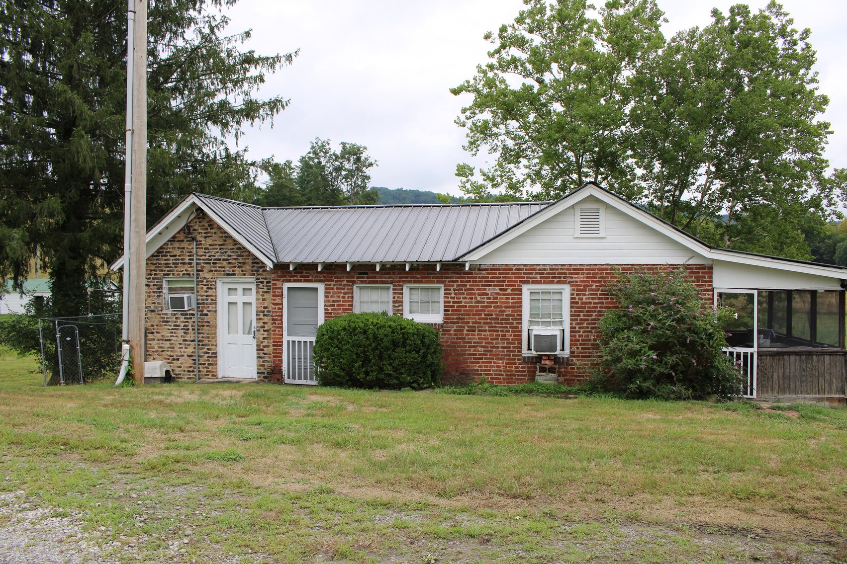 Image for SOLD $1,001,000 - 4 Homes on 8 Acres in Fayetteville