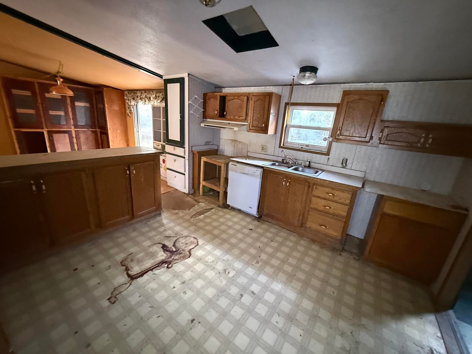 Image for SOLD $55,000 - 3 Bedroom Manufactured Home on a Large Lot in Huntington