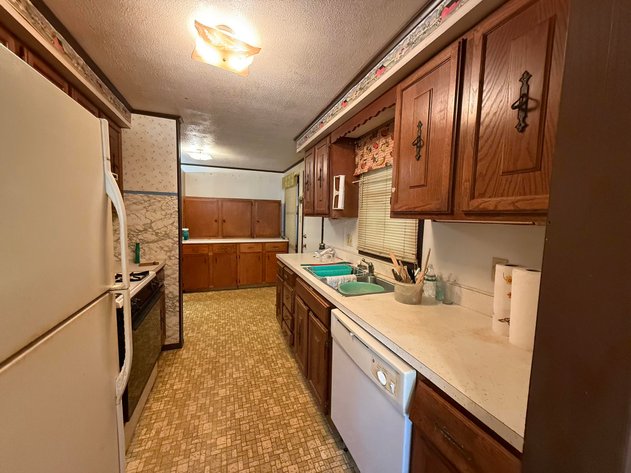 Image for SOLD $81,400 - Charming 4 Bedroom in Clendenin on 4 Acres with Endless Potential