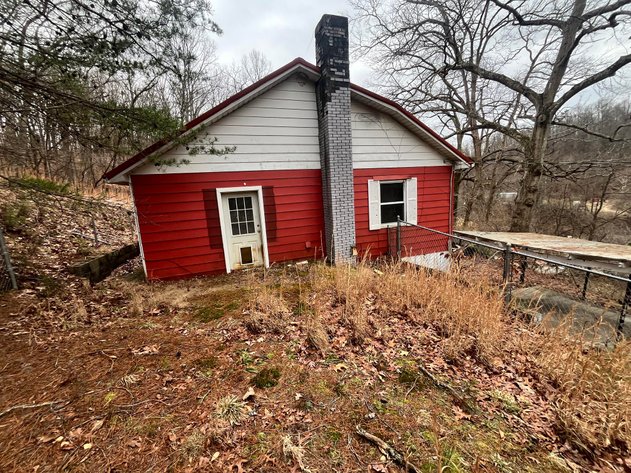 Image for SOLD - 2 Bedroom on a Spacious Lot in Charleston