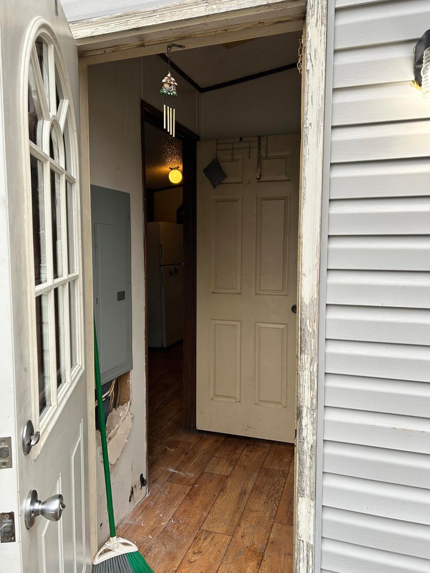 Image for SOLD $57,750 - 3 Bedroom on an Acre in Weston