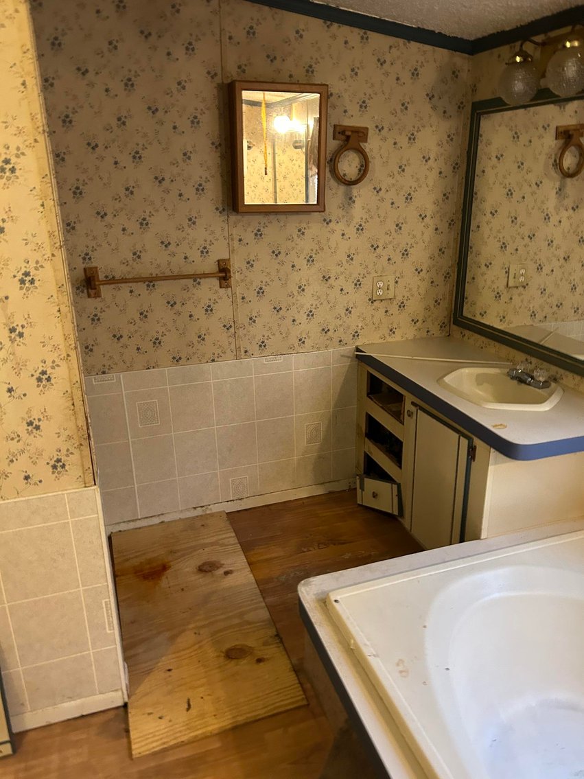 Image for SOLD $57,750 - 3 Bedroom on an Acre in Weston