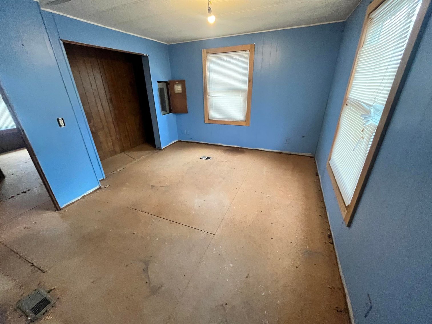 Image for SOLD $44,000 - 3 Bedroom Project Home in a Convenient Charleston Location