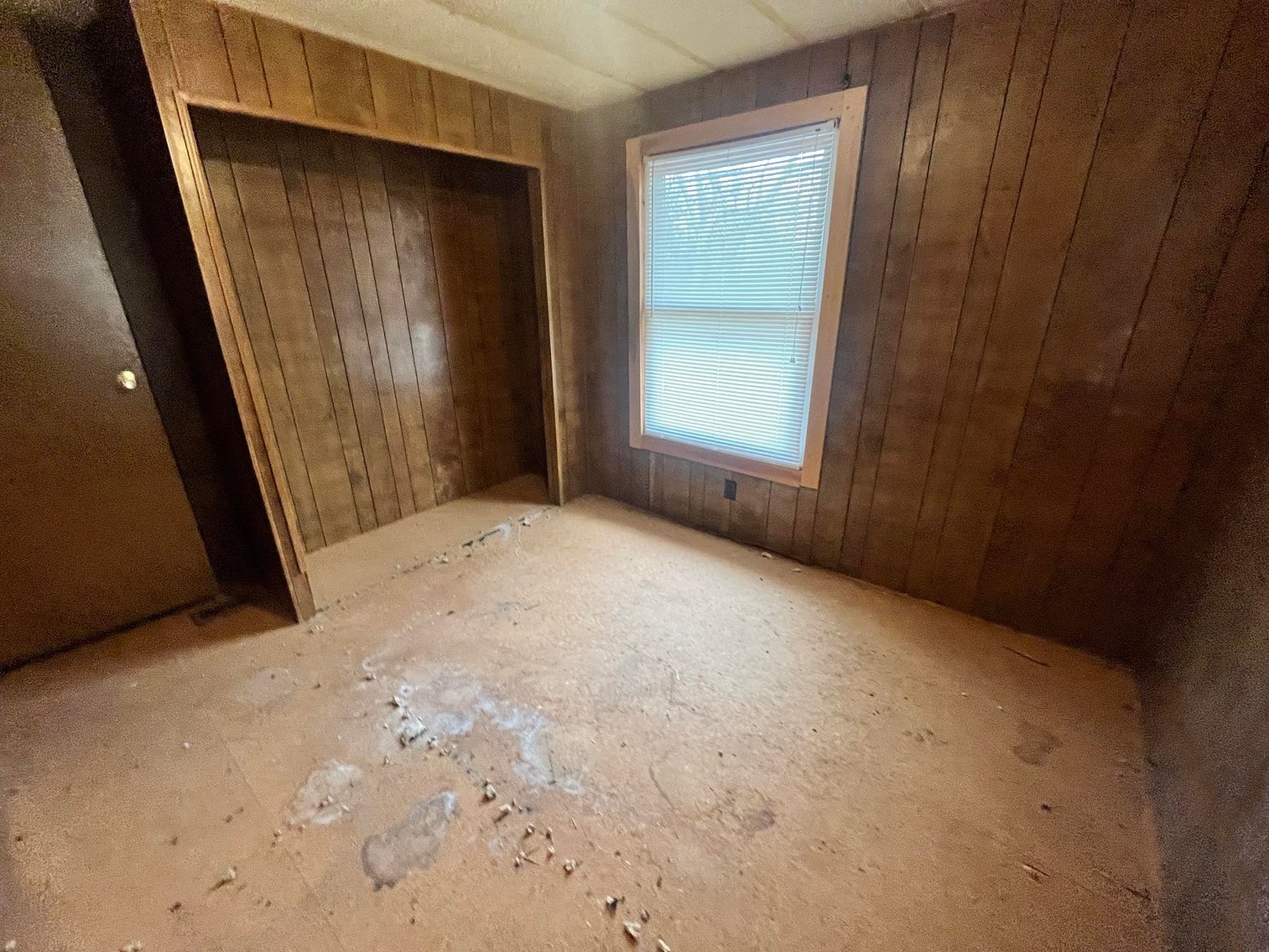 Image for SOLD $44,000 - 3 Bedroom Project Home in a Convenient Charleston Location