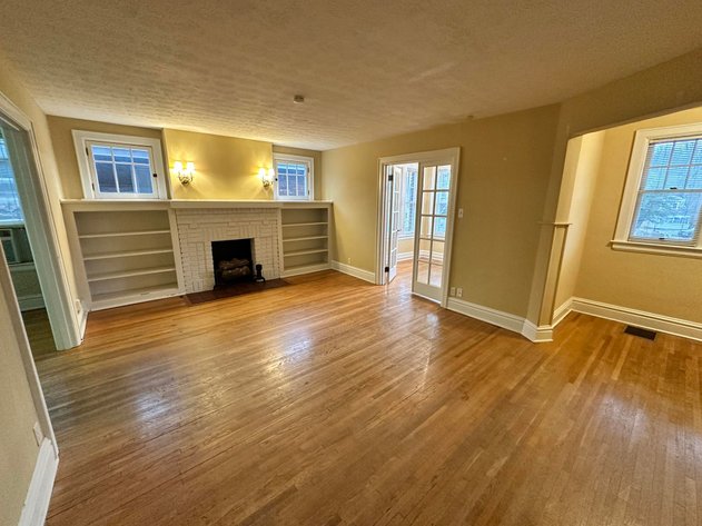 Image for SOLD $198,000 - Income Generating 4-Unit Apartment Building in Huntington