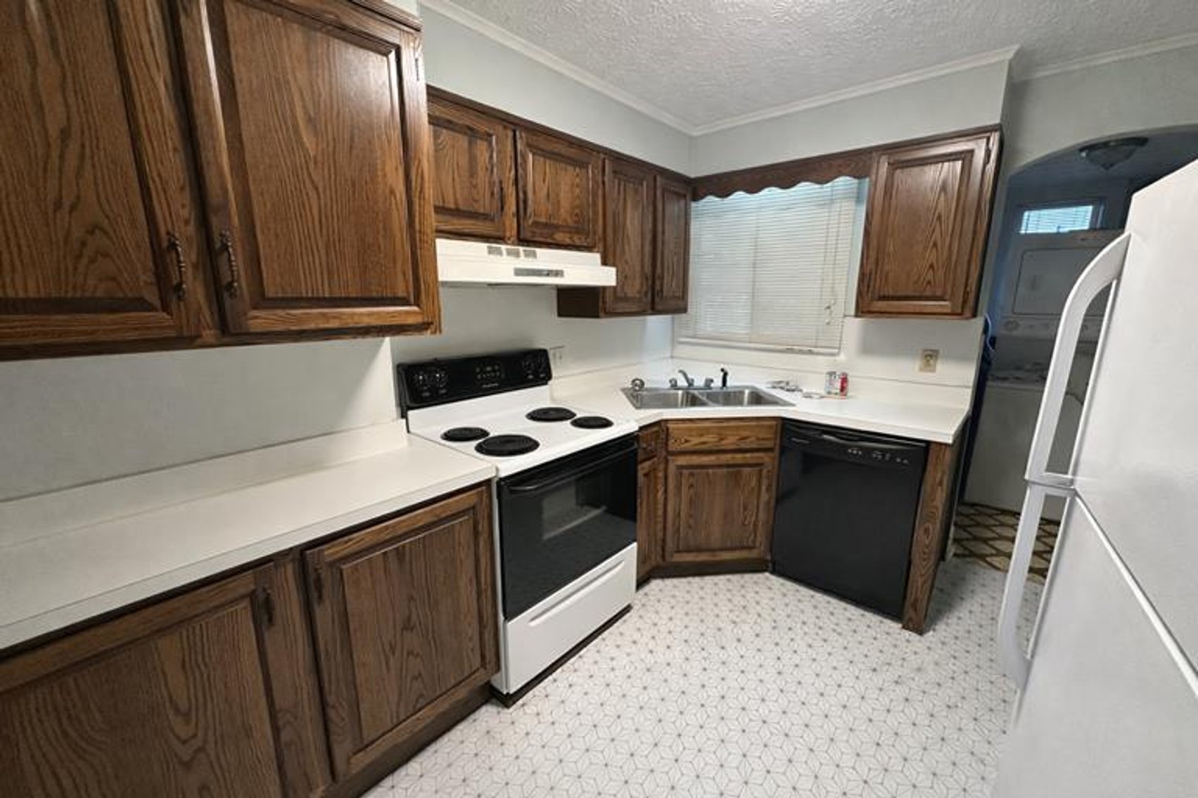 Image for SOLD $198,000 - Income Generating 4-Unit Apartment Building in Huntington