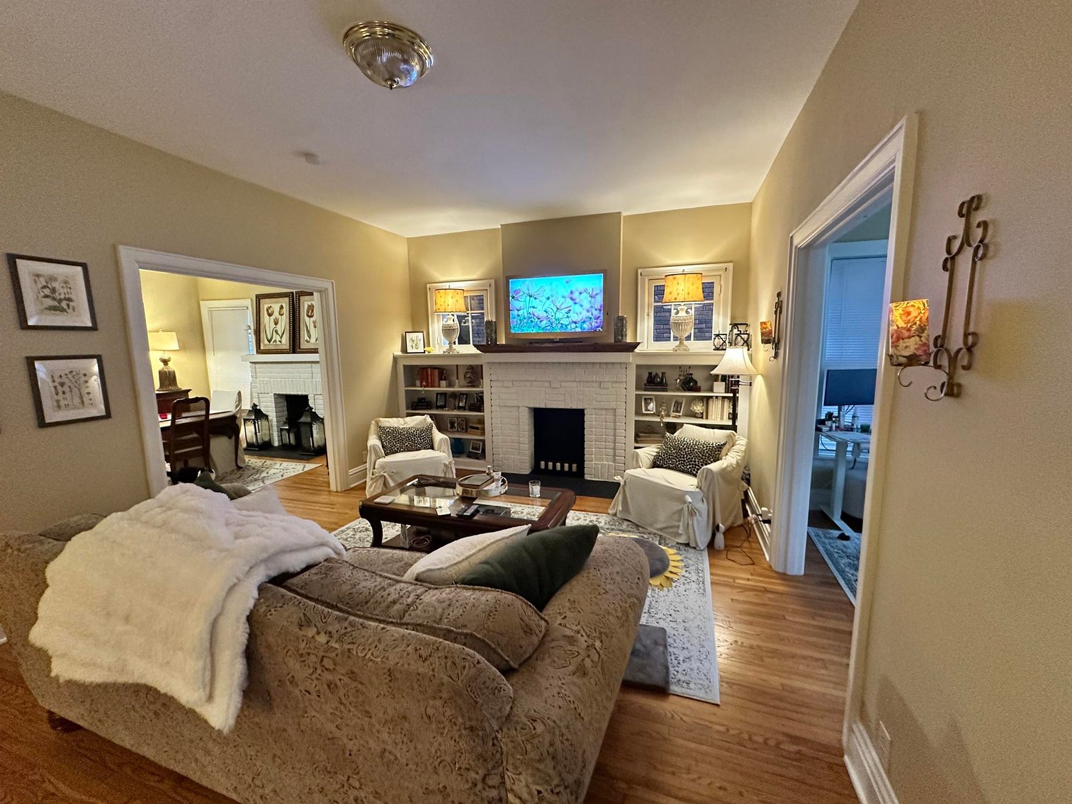 Image for SOLD $198,000 - Income Generating 4-Unit Apartment Building in Huntington