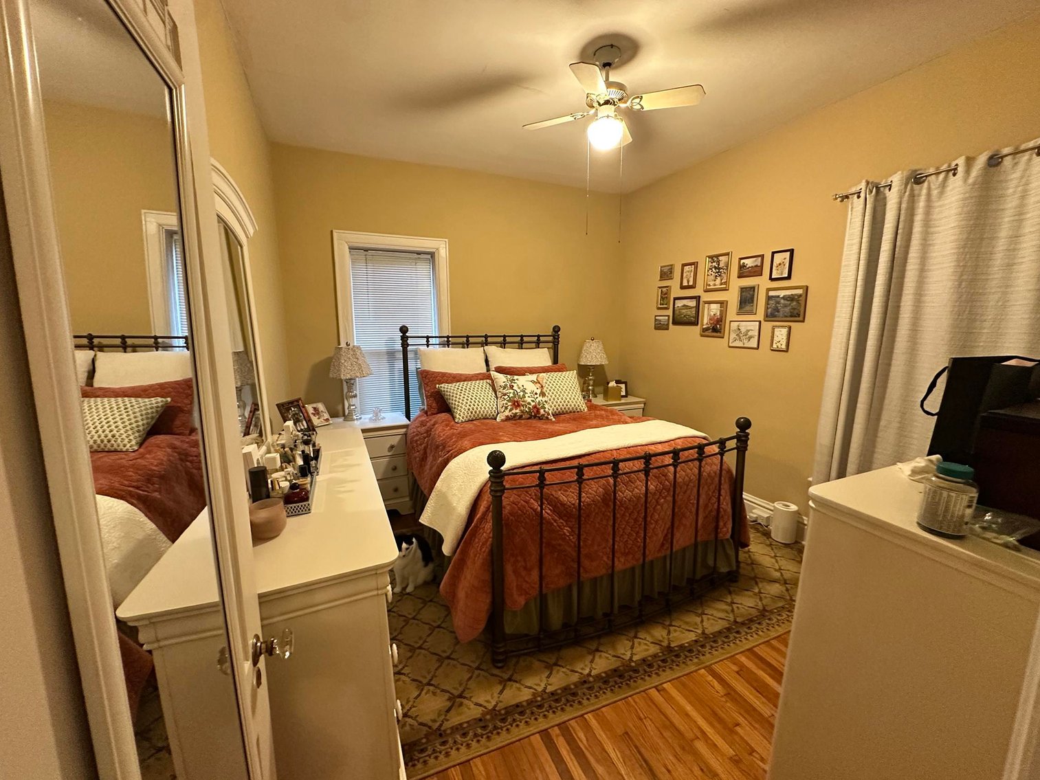 Image for SOLD $198,000 - Income Generating 4-Unit Apartment Building in Huntington