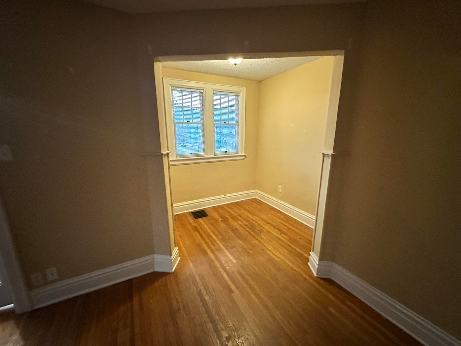 Image for SOLD $198,000 - Income Generating 4-Unit Apartment Building in Huntington