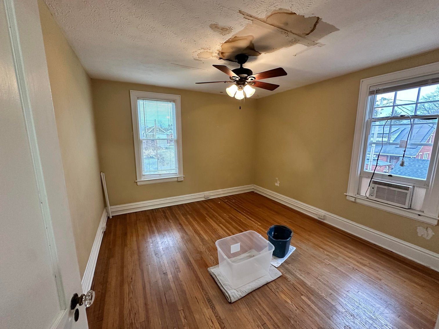 Image for SOLD $198,000 - Income Generating 4-Unit Apartment Building in Huntington