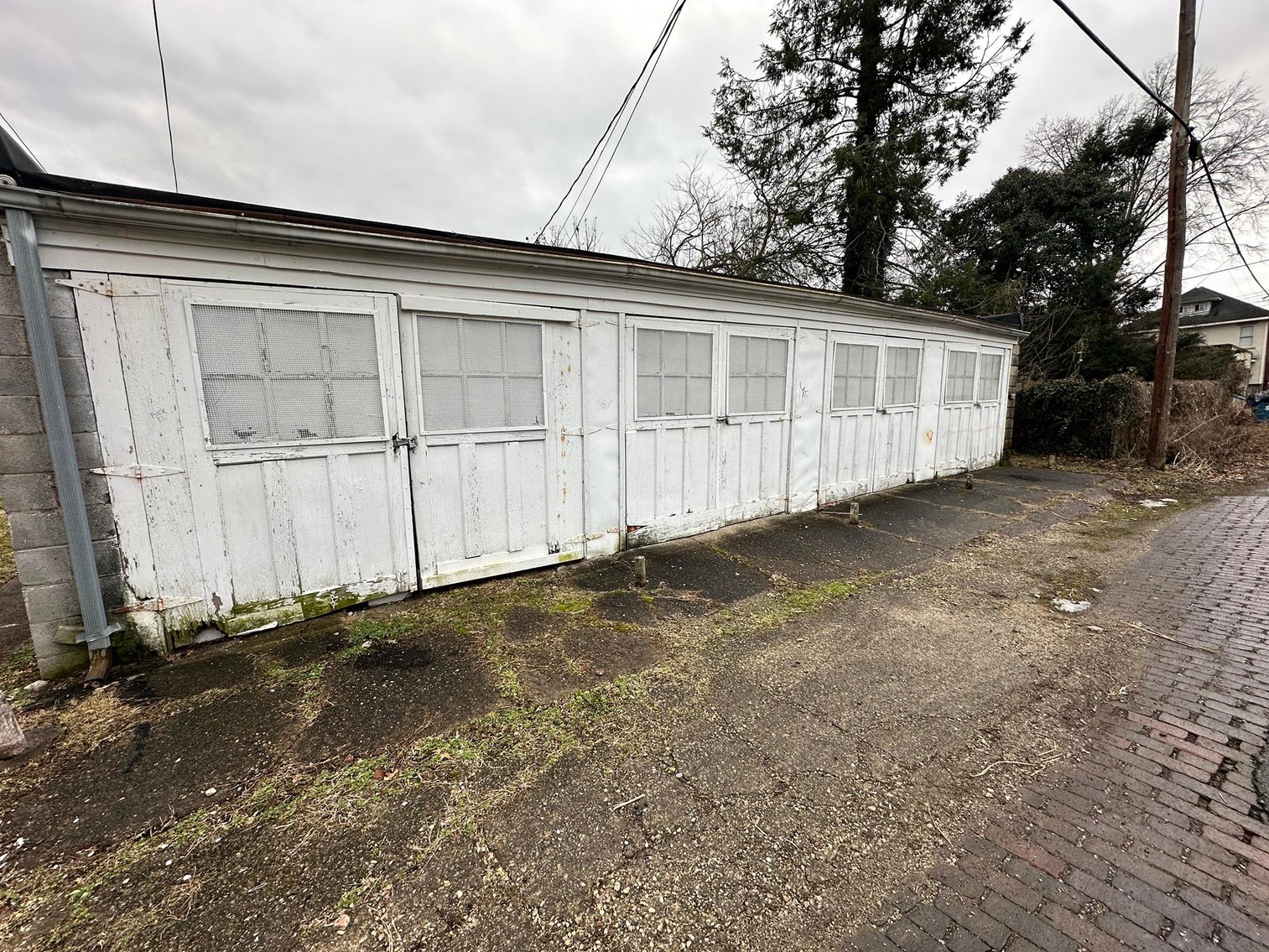 Image for SOLD $198,000 - Income Generating 4-Unit Apartment Building in Huntington
