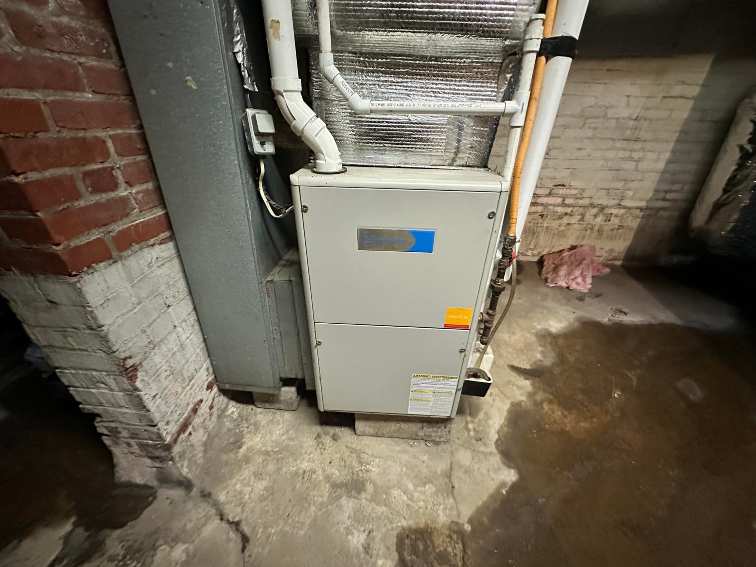 Image for SOLD $198,000 - Income Generating 4-Unit Apartment Building in Huntington