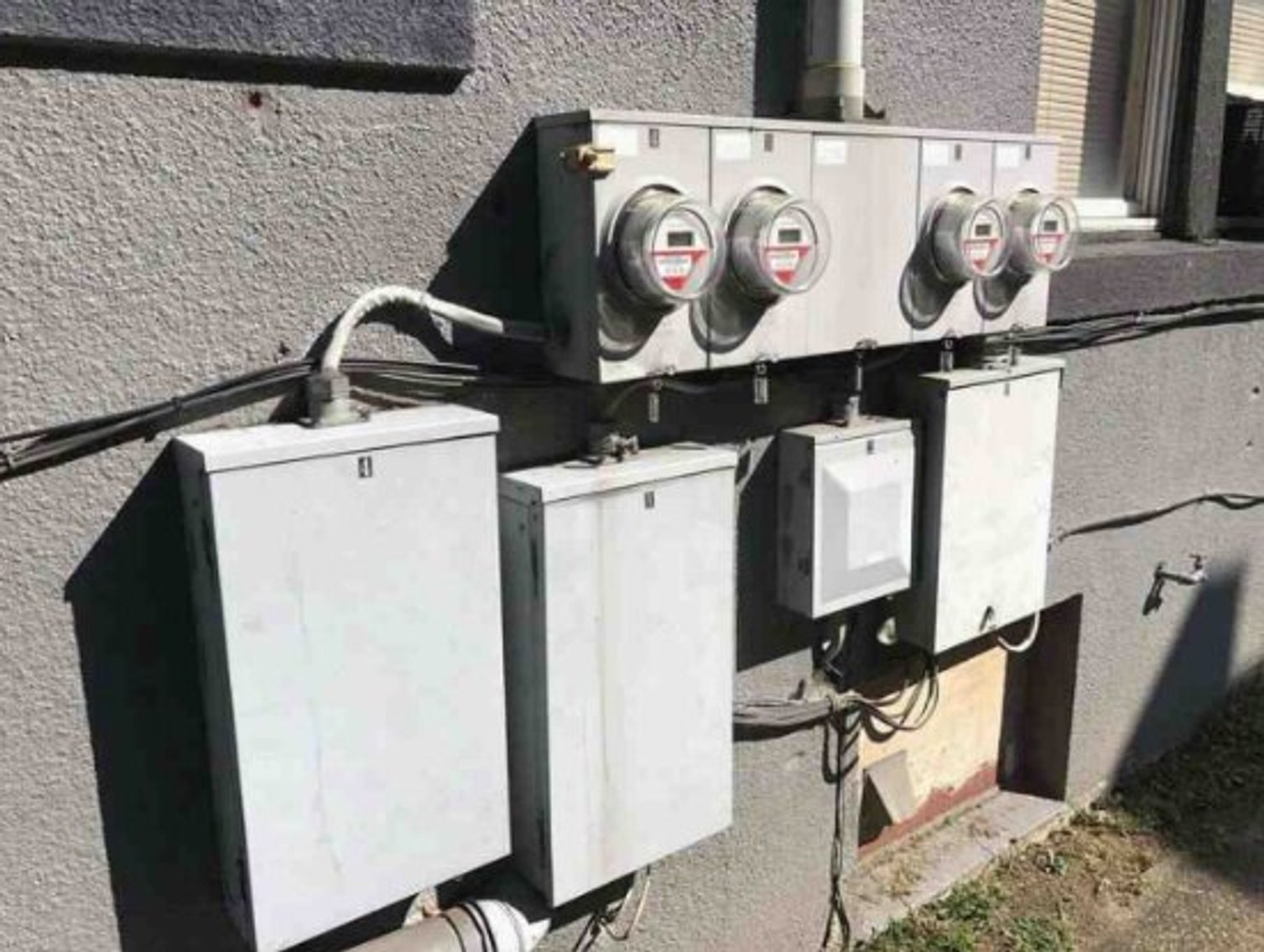 Image for SOLD $247,500 - Fully Occupied 4-Unit Apartment Building in South Charleston