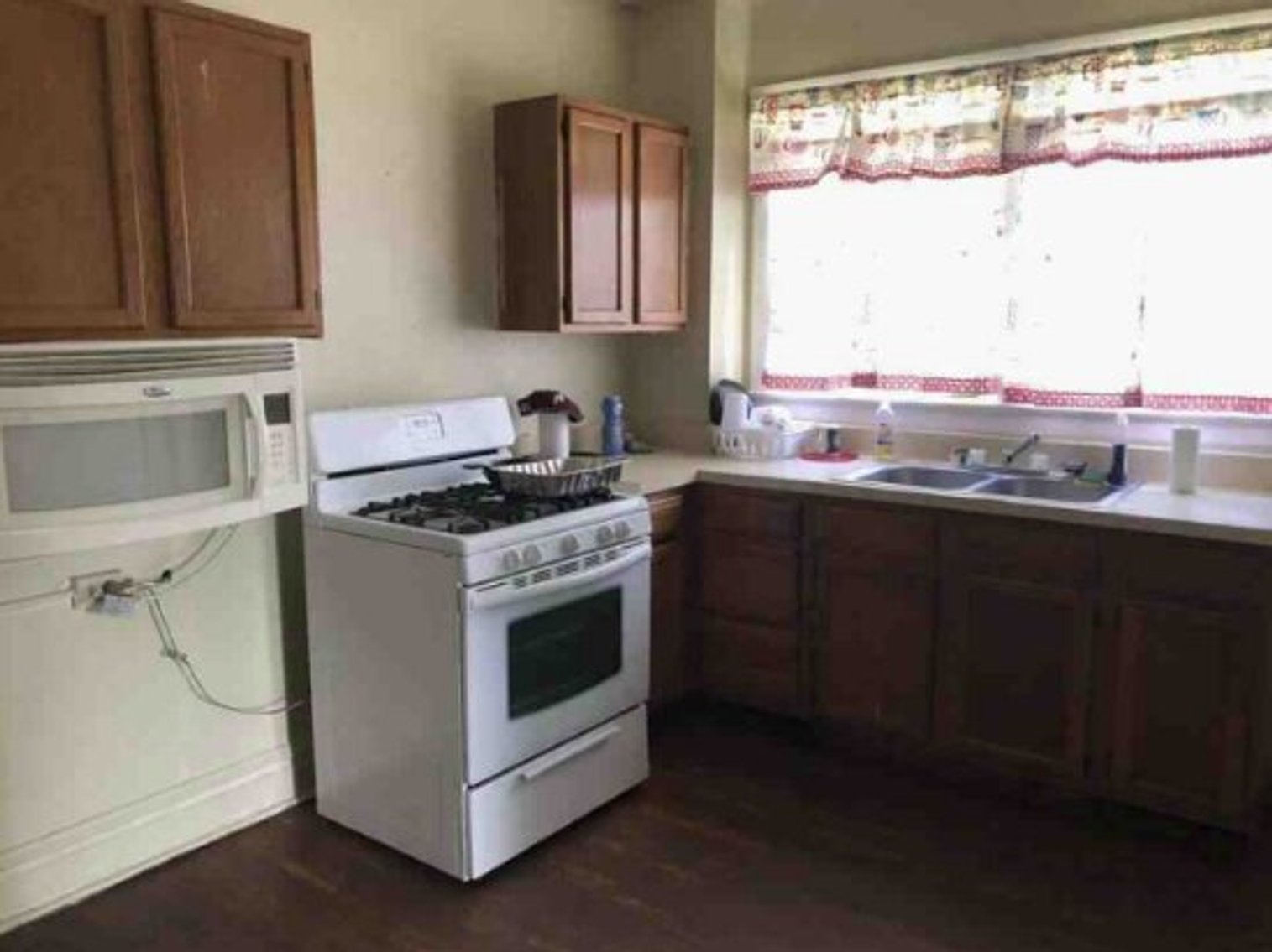 Image for SOLD $247,500 - Fully Occupied 4-Unit Apartment Building in South Charleston