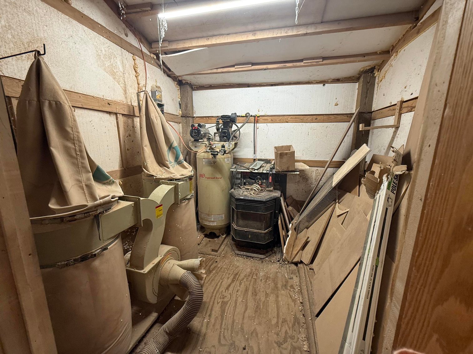 Image for NEW DATE: Home & Warehouse with Woodworking Equipment in a Prime Mercer County Location