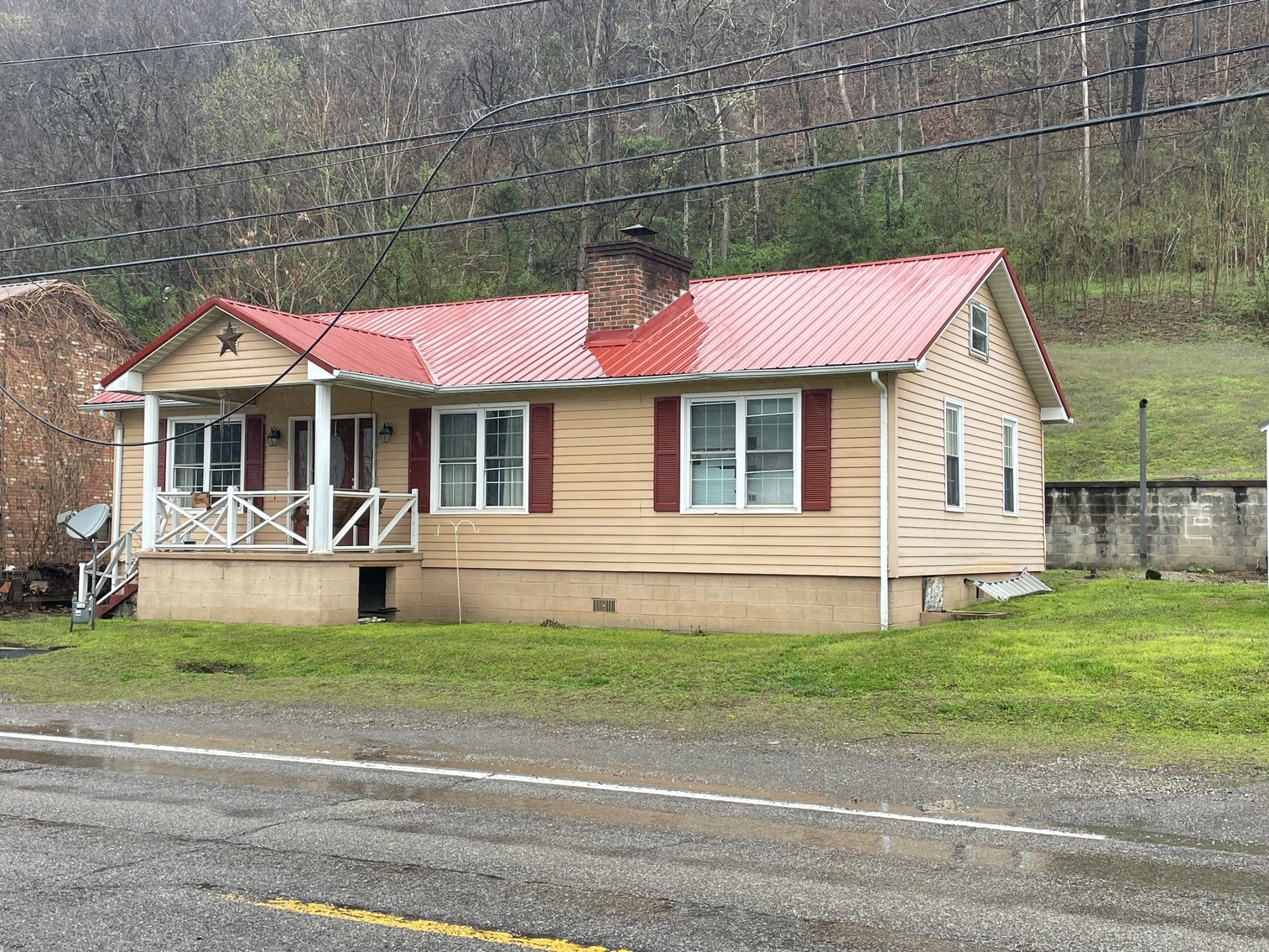 Image for SOLD $46,200 - 2 Bedroom on Nearly an Acre with River Views Along US-60 in Fayette County