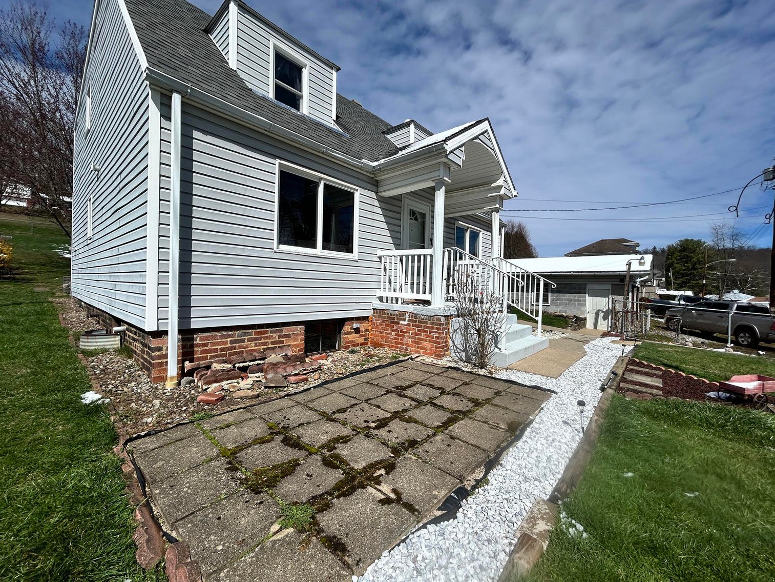 Image for SOLD $154,000 - 4 Bedroom in a Great Pleasant Valley Location
