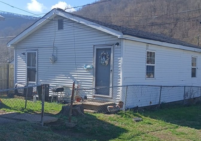 Image for SOLD $25,025 - Income Generating Rental in Kanawha County