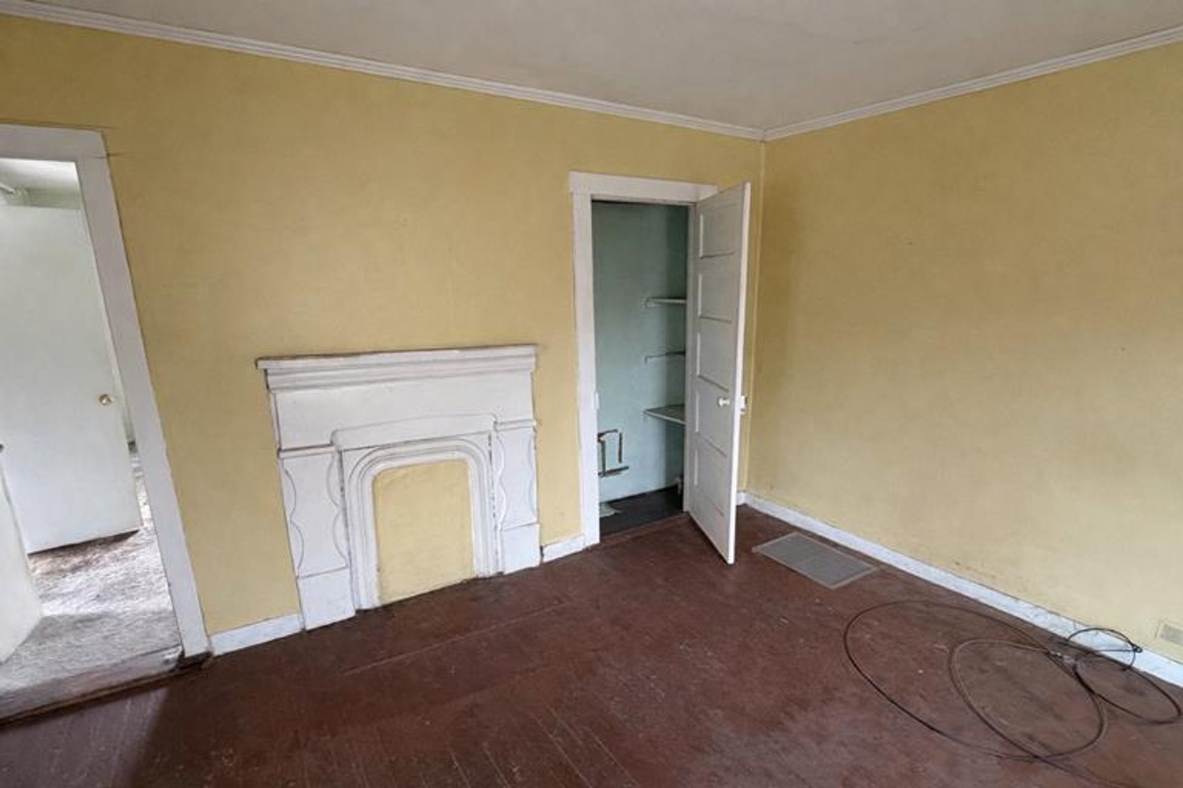 Image for SOLD $22,275 - 2 Bedroom Overlooking the Kanawha River