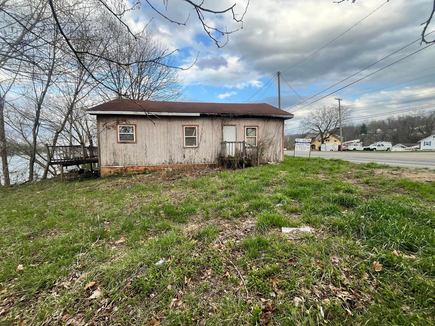 Image for SOLD $29,700 - Fixer-Upper Investment Opportunity on the Kanawha River