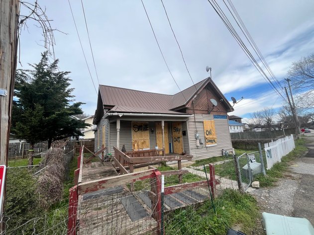 Image for 2 Bedroom Project Home in Charleston Selling to the Highest Bidder