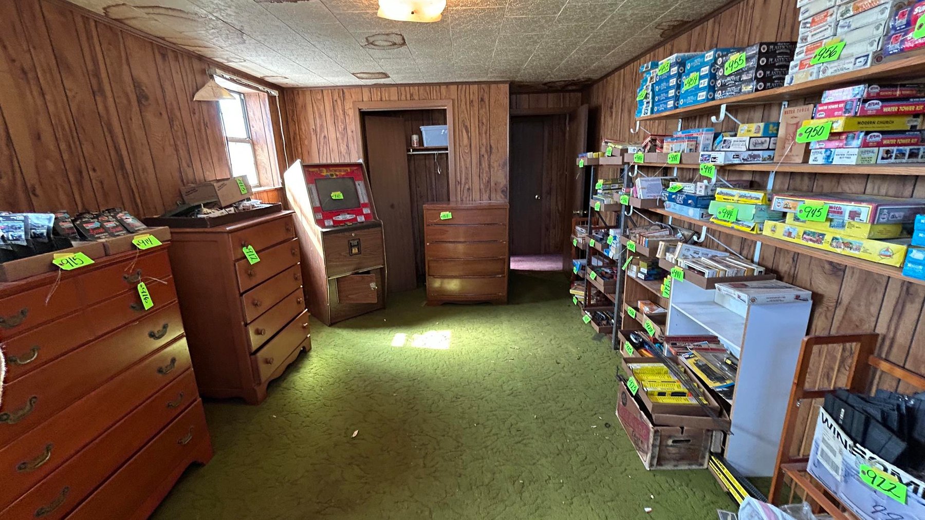 Image for SOLD $63,800 - Commercial Building with Garage Bays & Apartment Selling to the Highest Bidder