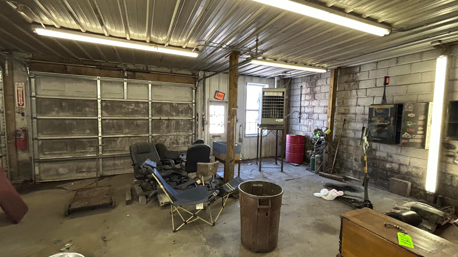 Image for SOLD $63,800 - Commercial Building with Garage Bays & Apartment Selling to the Highest Bidder