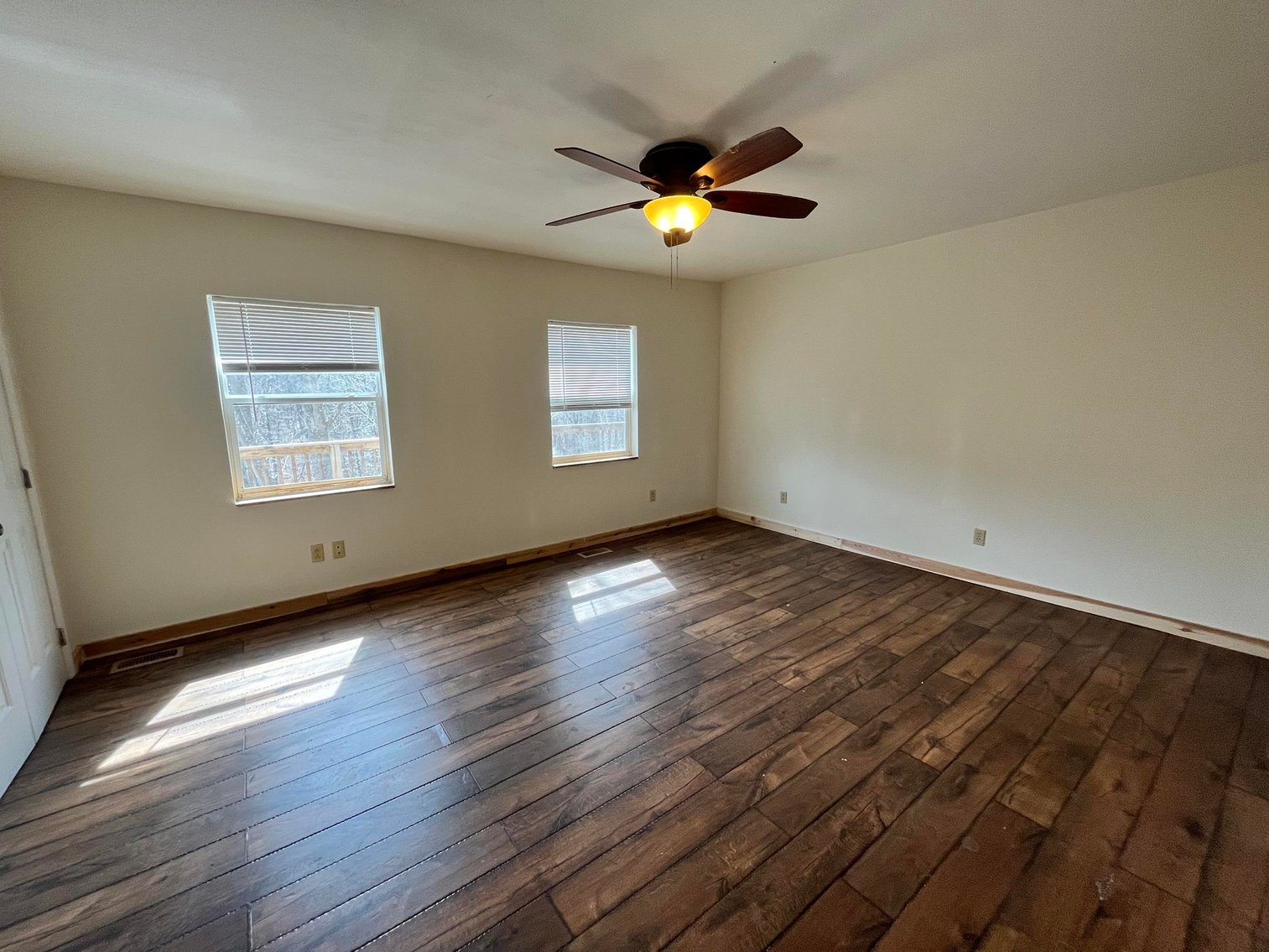 Image for SOLD $127,050 - Move-in Ready Log-Style Home on 1.63 Acres in Elkview