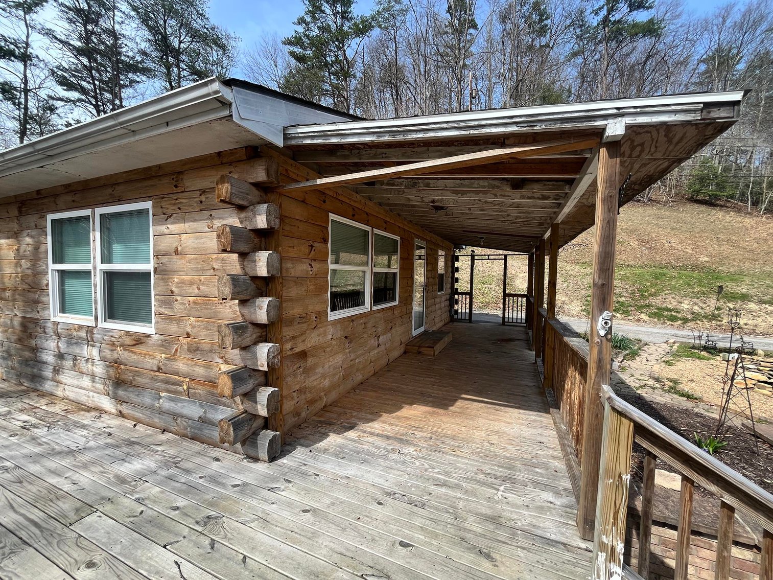 Image for SOLD $127,050 - Move-in Ready Log-Style Home on 1.63 Acres in Elkview